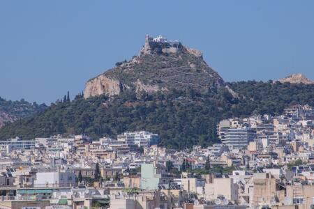 Studio With Private Terrace And View Of Acropolis! Athén Kültér fotó