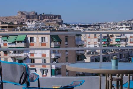 Studio With Private Terrace And View Of Acropolis! Athén Kültér fotó